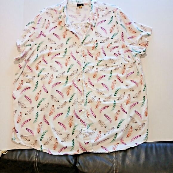 Torrid Women Size 4 Adult Boho Minimalist Shirt with 1 Pocket, 2020. - Picture 1 of 8